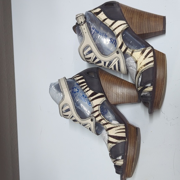 Zebra stripe stacked platform sandal from Bocage - Picture 5 of 13